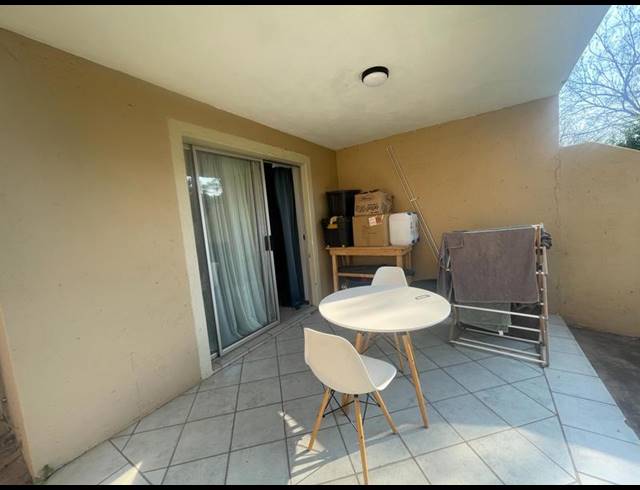 2 BEDROOM APARTMENT FOR SALE IN DIE HOEWES